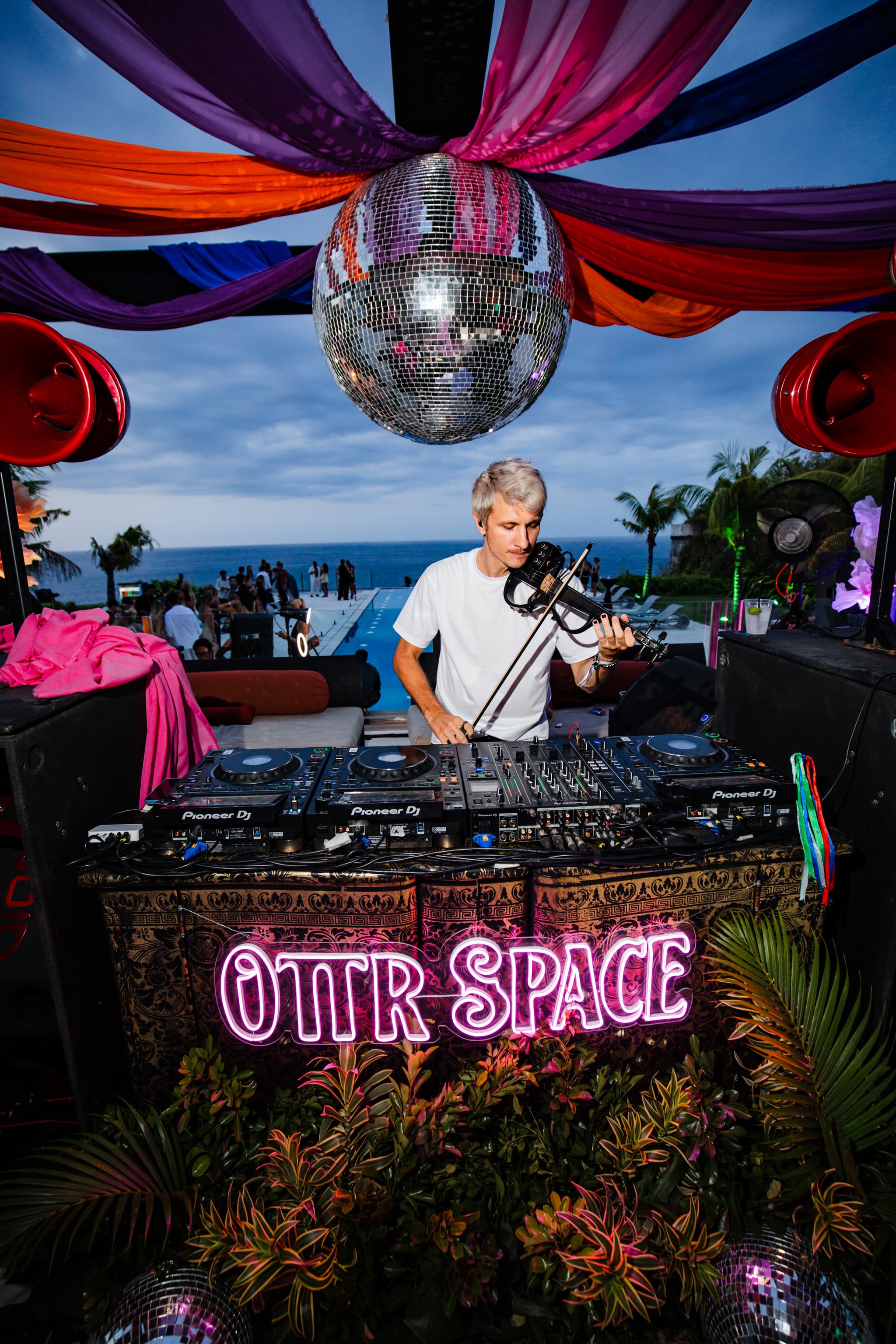Live DJ & Ocean Views